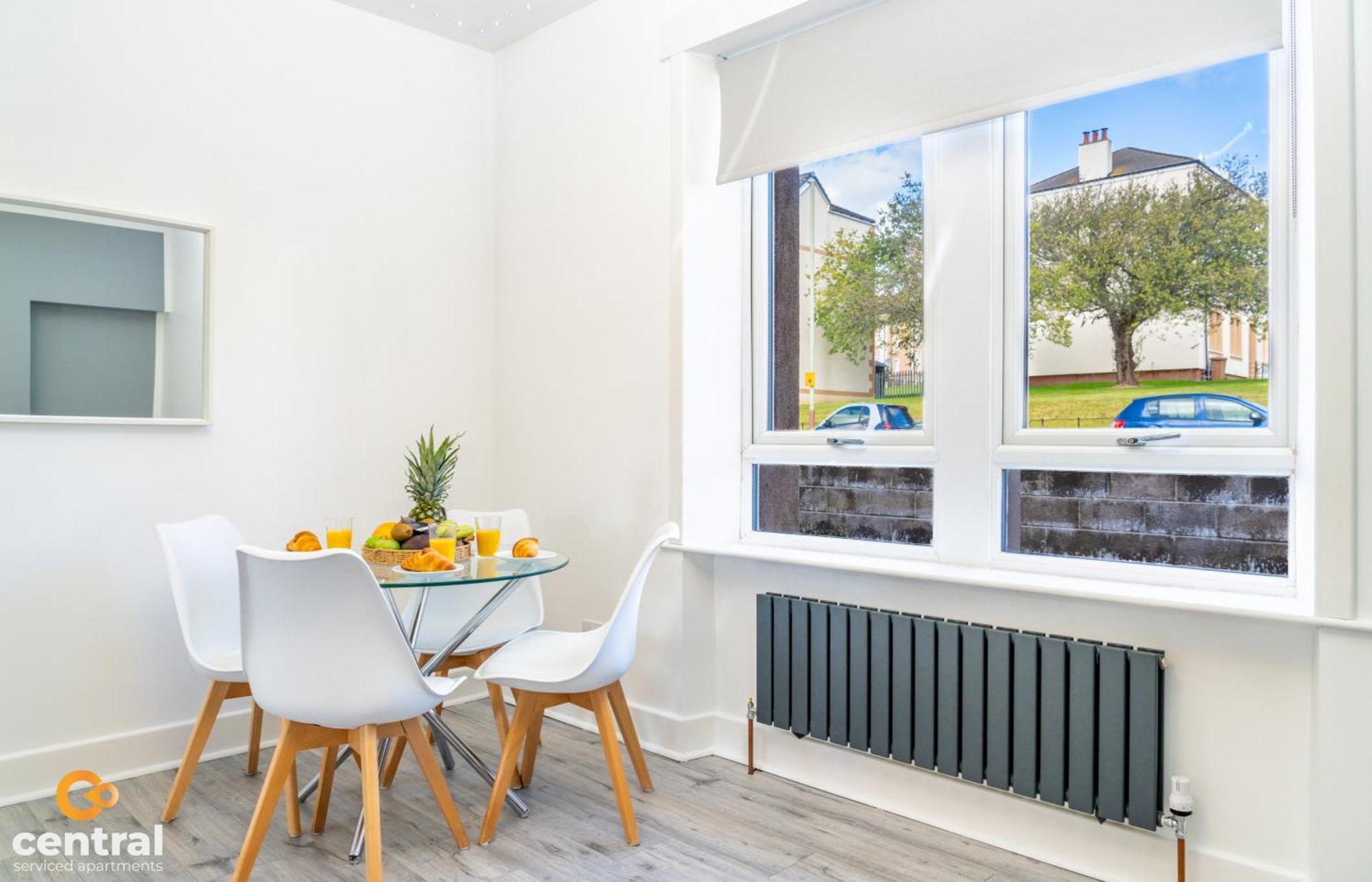 דאנדי Central Serviced Apartments - 2 Bedroom - Free Street Parking - Fast Wifi - Smart Tvs In All Rooms - Ground Level - Family Neighbourhood - 3 X Double Beds - Heating 24-7 - Trade Stays - Weekly & Monthly Offers מראה חיצוני תמונה
