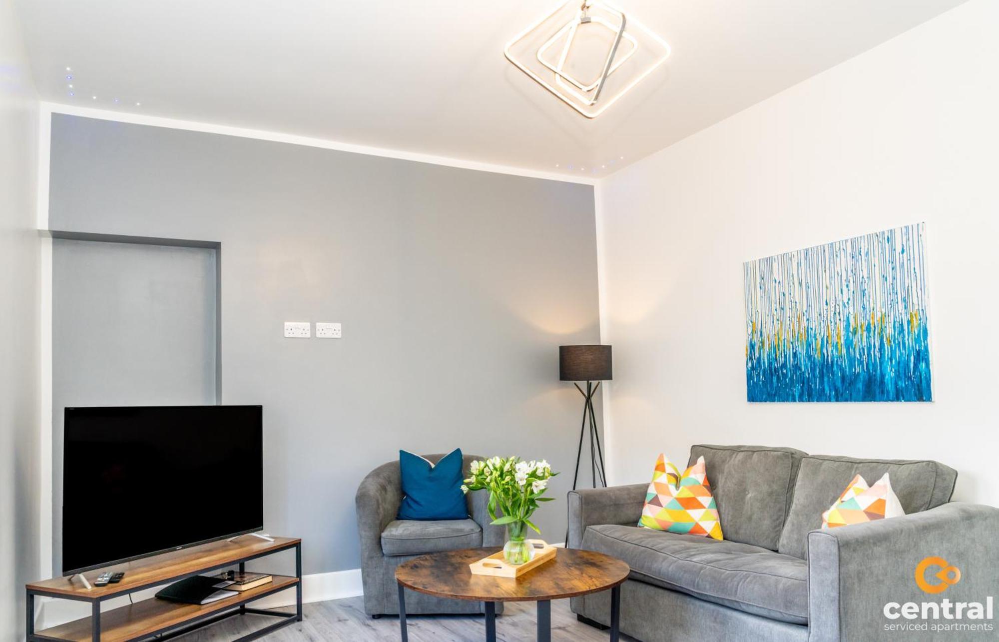 דאנדי Central Serviced Apartments - 2 Bedroom - Free Street Parking - Fast Wifi - Smart Tvs In All Rooms - Ground Level - Family Neighbourhood - 3 X Double Beds - Heating 24-7 - Trade Stays - Weekly & Monthly Offers מראה חיצוני תמונה