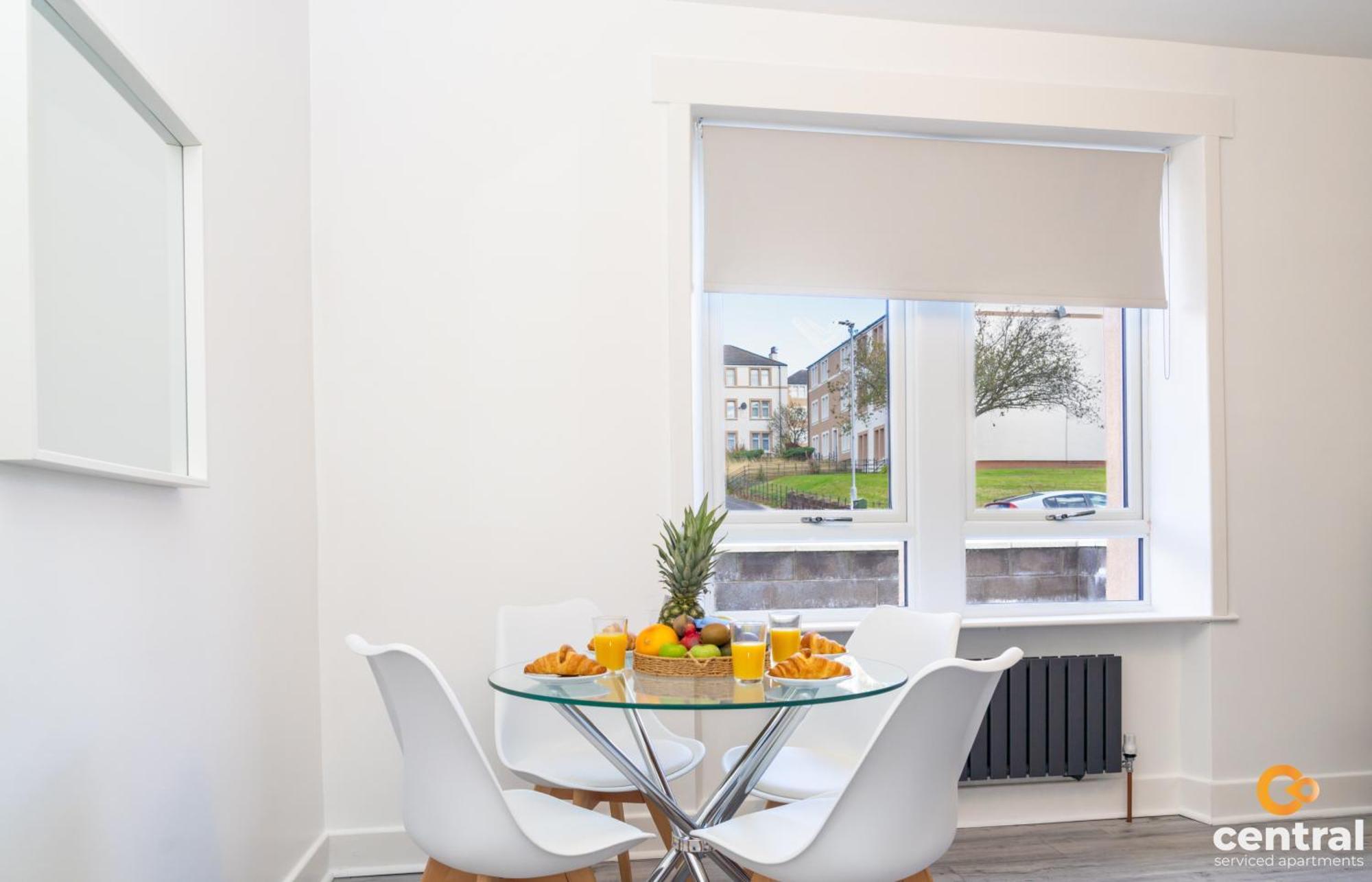 דאנדי Central Serviced Apartments - 2 Bedroom - Free Street Parking - Fast Wifi - Smart Tvs In All Rooms - Ground Level - Family Neighbourhood - 3 X Double Beds - Heating 24-7 - Trade Stays - Weekly & Monthly Offers מראה חיצוני תמונה