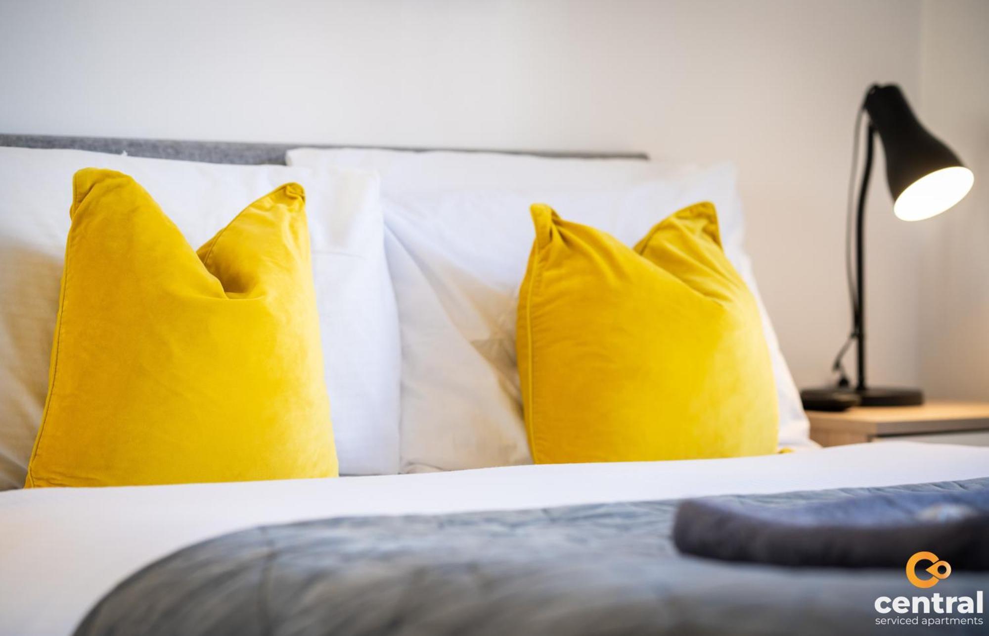 דאנדי Central Serviced Apartments - 2 Bedroom - Free Street Parking - Fast Wifi - Smart Tvs In All Rooms - Ground Level - Family Neighbourhood - 3 X Double Beds - Heating 24-7 - Trade Stays - Weekly & Monthly Offers מראה חיצוני תמונה