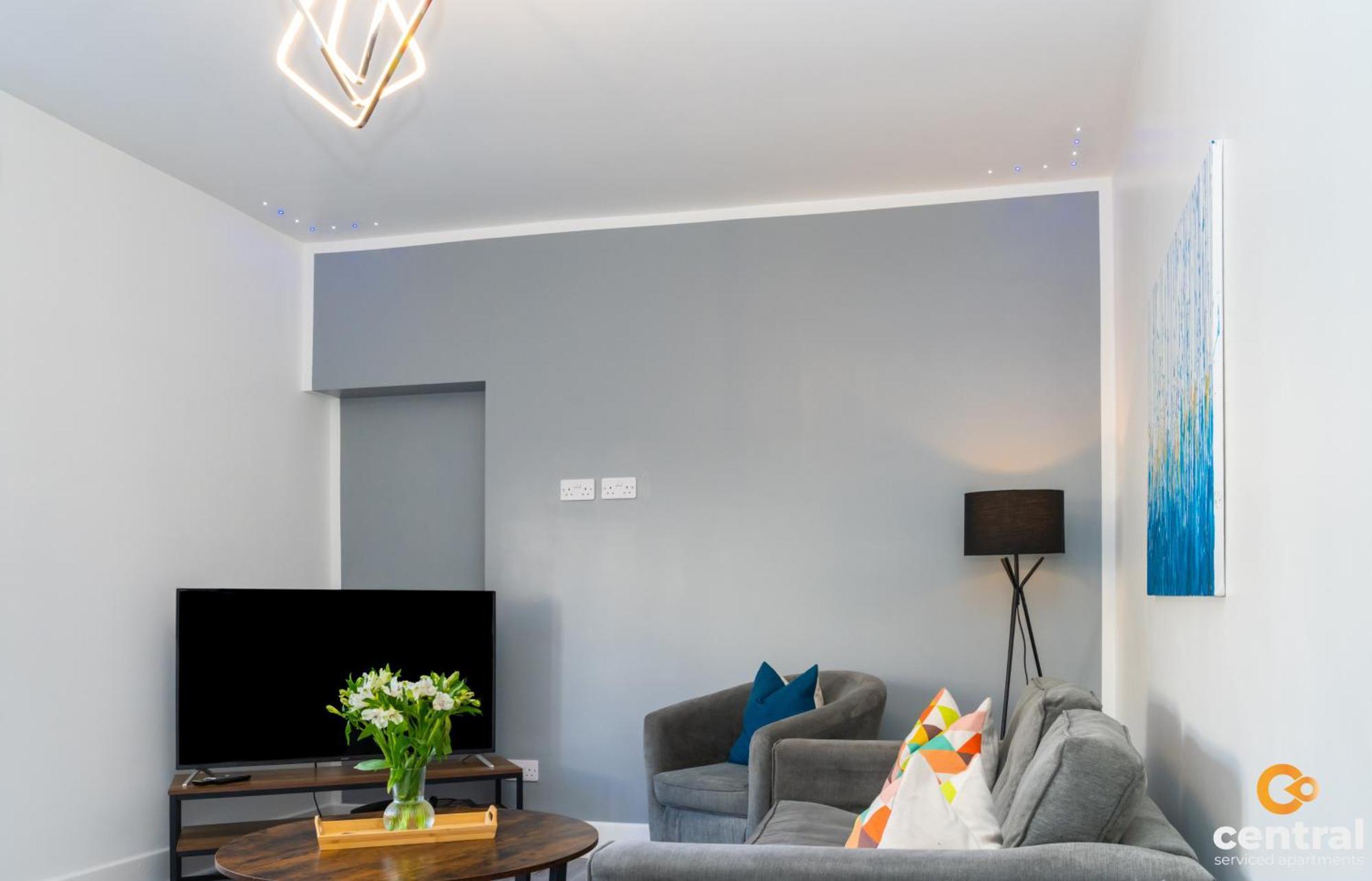 דאנדי Central Serviced Apartments - 2 Bedroom - Free Street Parking - Fast Wifi - Smart Tvs In All Rooms - Ground Level - Family Neighbourhood - 3 X Double Beds - Heating 24-7 - Trade Stays - Weekly & Monthly Offers מראה חיצוני תמונה