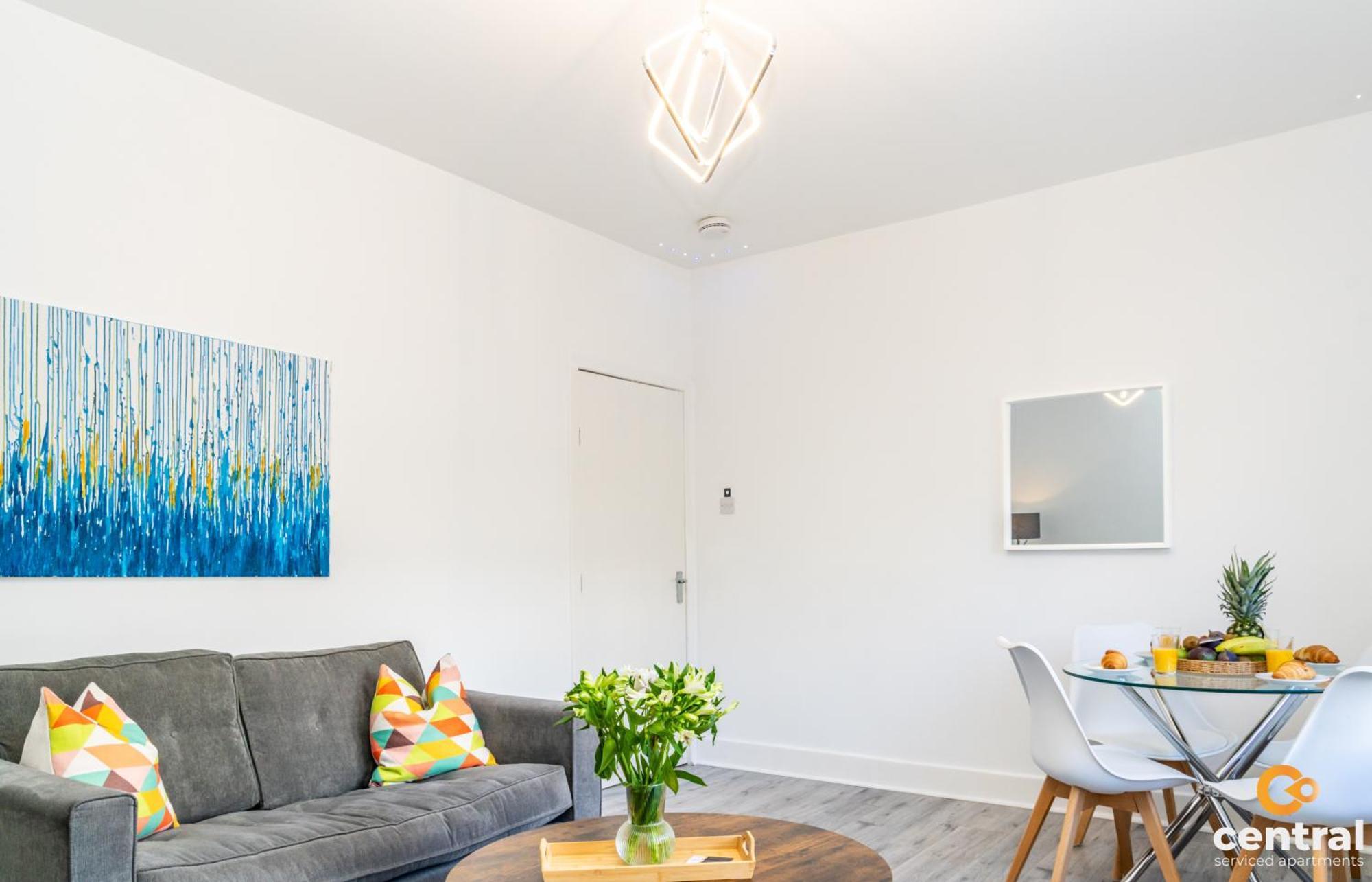 דאנדי Central Serviced Apartments - 2 Bedroom - Free Street Parking - Fast Wifi - Smart Tvs In All Rooms - Ground Level - Family Neighbourhood - 3 X Double Beds - Heating 24-7 - Trade Stays - Weekly & Monthly Offers מראה חיצוני תמונה