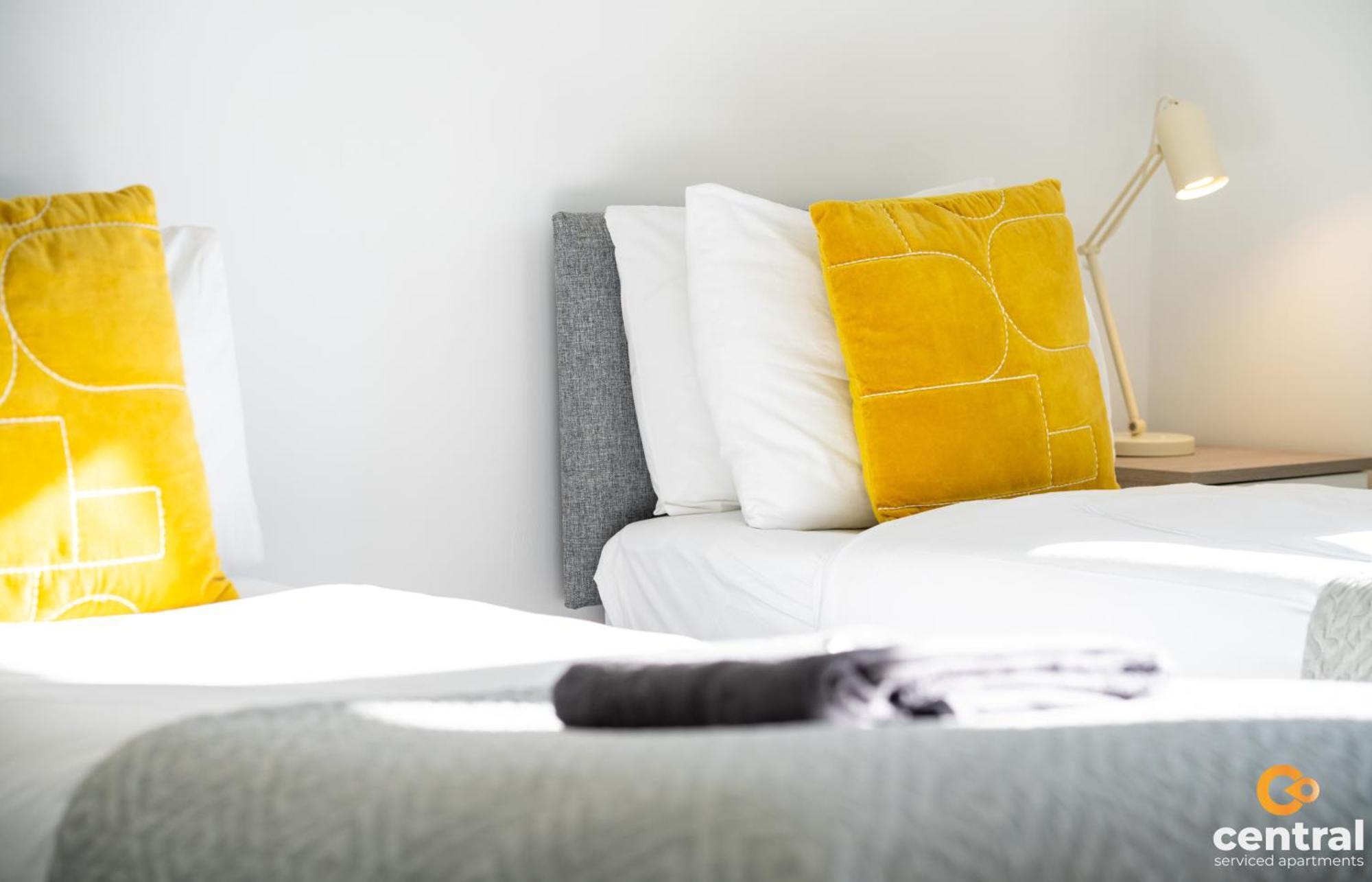 דאנדי Central Serviced Apartments - 2 Bedroom - Free Street Parking - Fast Wifi - Smart Tvs In All Rooms - Ground Level - Family Neighbourhood - 3 X Double Beds - Heating 24-7 - Trade Stays - Weekly & Monthly Offers מראה חיצוני תמונה